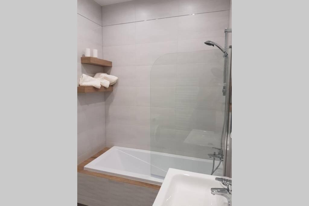 Komfortowy Nowoczesny Apartament Kustronia Z Garazem Balkonem Wanna Bielsko-Biała Esterno foto