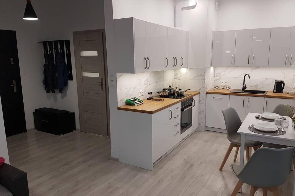 Komfortowy Nowoczesny Apartament Kustronia Z Garazem Balkonem Wanna Bielsko-Biała Esterno foto