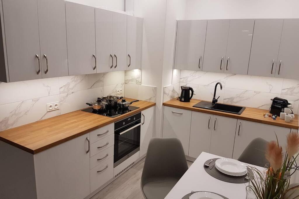 Komfortowy Nowoczesny Apartament Kustronia Z Garazem Balkonem Wanna Bielsko-Biała Esterno foto